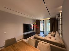 JEPET ME QIRA APARTAMENT LUKSOZ 1+1 PRANË GJIMNAZIT ALI DEMI