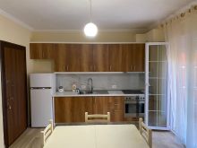 Jepet me qera apartament 1+1 tek Kopshti Botanik 