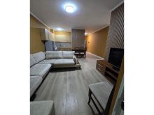 Jepet me qira 2+1 tek Komuna e Parisit