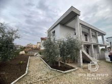 Vilë 5+2 për Shitje në Durrës, Plazh Hekurudha - 250000€ | 4