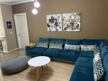0683487469 Shitet Apartament 2+1 , Unaza e Re, prane Vila L