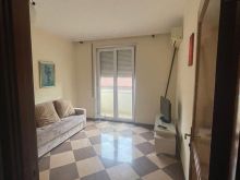 Jepet me qera apartament 1+1 tek Rruga Reshit Collaku tek sh