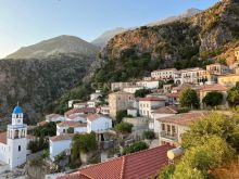 Shitet shtëpi karakteristike 2-katëshe, pranë Kompleksit Zoe