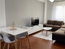 Jepet me qera apartament 2+1 tek Ish Parku i Autobusave/ 500