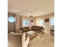 Jepet apartament 2+1 per qira tek Gjykata, Durres.