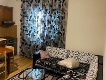 Jepet me qera apartament 1+1 Rr.Artan Lenaj