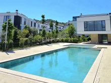 QIRA, APARTAMENT MODERN 3+1+2 , LIQENI I THATE !!