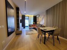 JEPET ME QIRA APARTAMENT LUKSOZ 1+1 PRANË GJIMNAZIT ALI DEMI