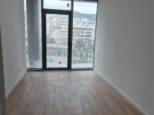 🏢 Ambient Zyre me Qira – Lake View Residence