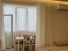 🏙️ Apartament 1+1 me Qira – Pallati i Tibos, përballë Delij
