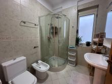 🏡 Apartament 2+1 me 2 Poste Parkimi për Qira – Liqeni i Tha