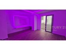 SHITET APARTAMENT 2+1 PRANE STACIONIT TE TRENIT,DURRES!!