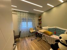 📌 Jepet me Qira – Apartament 3+1+2 +Post Parkimi tek Kopsht