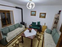 SHITET SHTËPI PRIVATE BASHKË ME TOKË +MUNDËSI HOTELI 3-KATËS