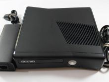 Xbox 360 slim me qip , me lojra te instalume