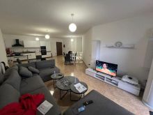 \"JEPET ME QIRA APARTAMENT 2+1+2 TEK RRUGA E PORTIT\"