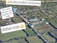 Shitet 8500 m² tokë!