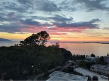 Penthouse në Uji të Ftohtë me Pamje Panoramike nga Deti Jon!