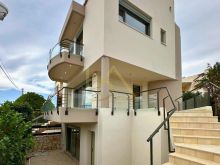 Shitet Vila –  Varkiza, Riviera e Athinës, Greqi
