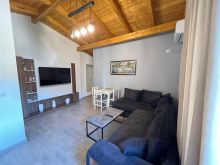JEPET APARTAMENT 1+1 ME QIRA DITORE TE BISHTI I KALLDRËMIT