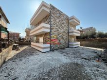 JEPET ME QIRA KATI I PARË I NJË VILE TE FUSHA E DRUVE,VLORË
