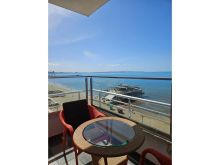 Apartament 1+1 me Qera në Plazh, Durrës, vijë e parë me deti