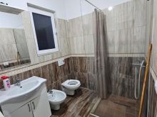 🏡 Apartament 1+1, vijë e parë me pamje nga rruga, super i m