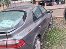 Shitet renault Laguna 110,000 lek