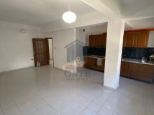 Shitet apartament 2+1 në Lagjen 18, Durrës