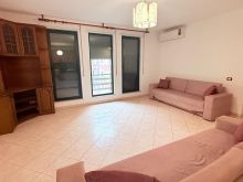 JEPET ME QERA APARTAMENT 1+1 ZONA PLAZH TEK RESTORANT “RIFAT
