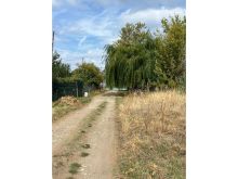 Shitet Tokë në Pogradec, Vetëm 30 m nga Liqeni
