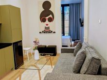 Apartament me qira, Shetitorja \"Taulantia\"