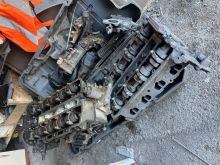 shiten 2 testata dhe nje motorrino opel corsa 1.2 benzin