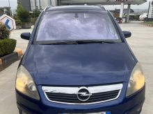 Shitet Opel zafira