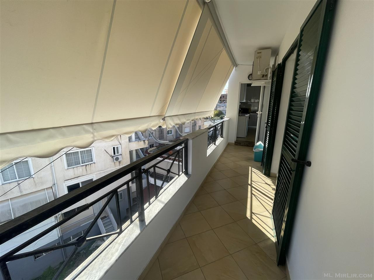 JEPET ME QIRA - APARTAMENT NË LAGJEN 4, SARANDË, I MOBILUAR - thumbnail 8