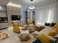 🏡 **Jepet me qira Apartament 2+1 – Qendër, pranë Kafe Flora