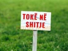 Shitet toke ne Borsh Sarande.