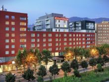 ZYRE ME QERA TE HILTON, PRANE DELIJORGJIT!