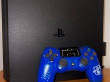 Shitet PS 4 Slim i perdorur