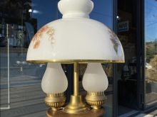 Abazhu muri, bronz, druri dhe porcelani.