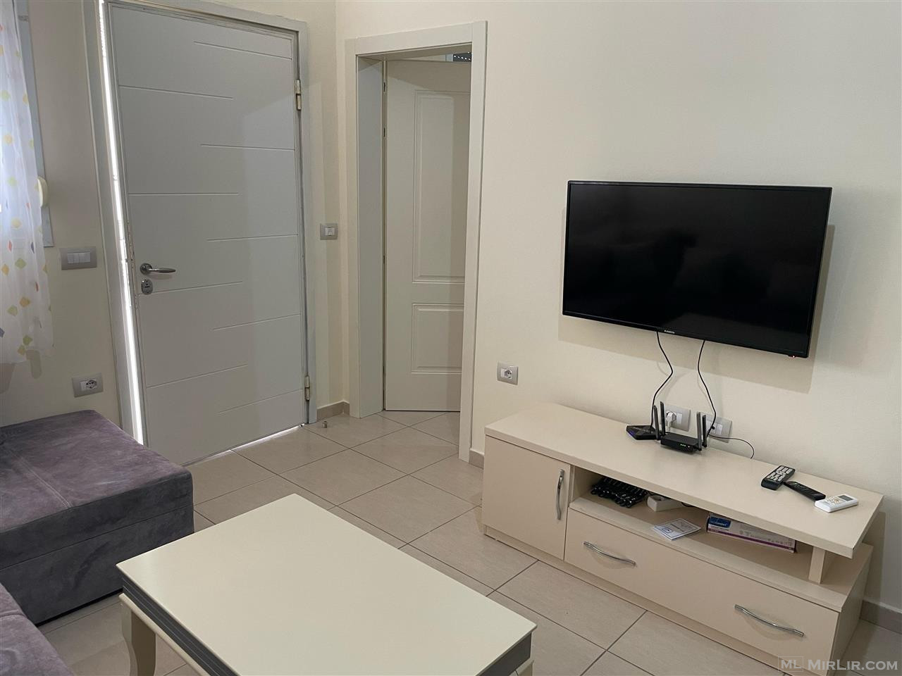 JEPET ME QERA DITORE APARTAMENT NE LUNGOMARE
