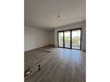 Shitet, Apartament 1+1, Kompleksi Ndregjoni, Tiranë.