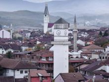 Blej dy banesa në Gjakovë