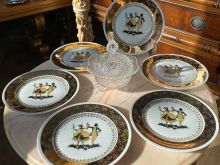 Set pjatash embelsirash porcelan ne ar, 1970, 6 pjata.