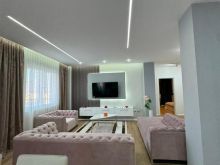 Shitet apartamet 3+1+2T tek Markata, Durres