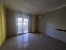 Shitet apartament ne Plazh