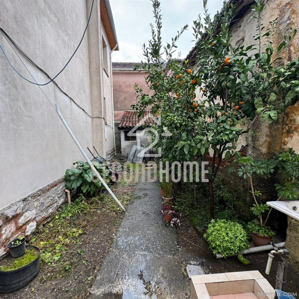 SHITET SHTEPI PRIVATE AFER KOLEGJIT MAARIF,SHKODER - thumbnail 6