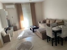 Jepet me qera 🏚️ apartamenti 1+1 tek Stadiumi.