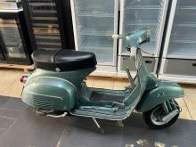Vespa antke e restauruar totalisht