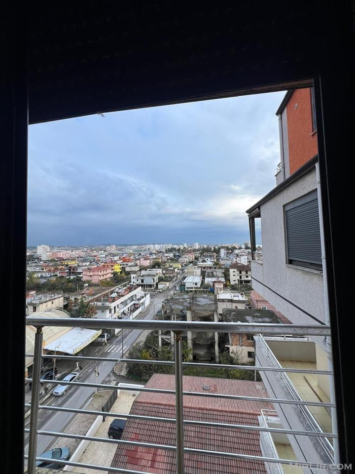 Shitet apartament ne Durres